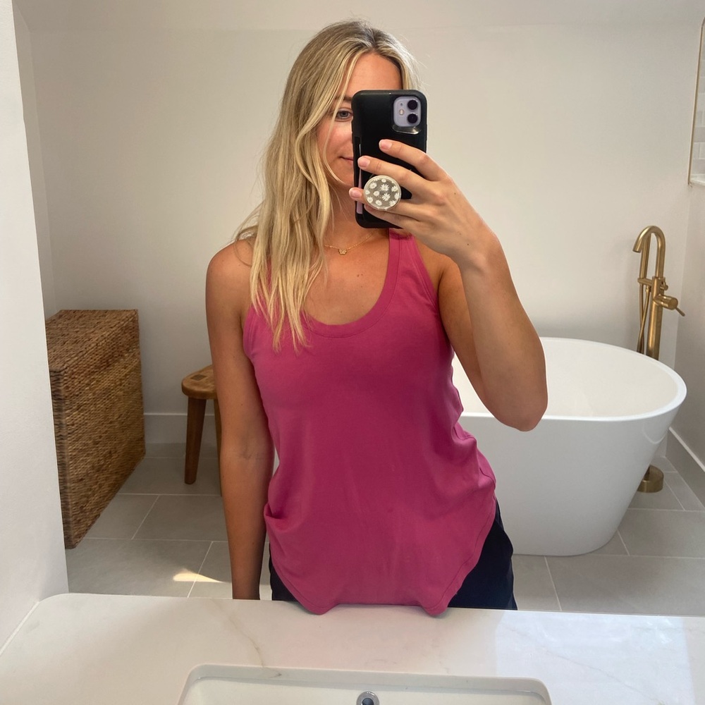 Lululemon pink tank size 4